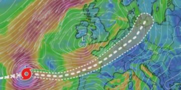 Ish-Uragani Kirk, i afrohet Evropes!