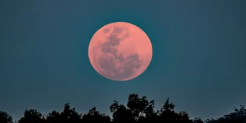 Më afër Tokës se çdo natë të vitit, Superhëna pritet të ndriçojë qiellin