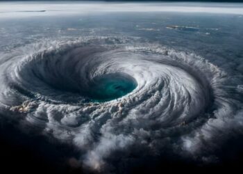 Çfarë janë uraganet, sa të rrezikshëm janë dhe çfarë mund të ndihmojë në zbutjen e dëmeve?