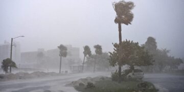 Uragani “Milton”, 125 paralajmërime për tornado u lëshuan dje përreth Floridës, numri më i madh në një ditë të vetme