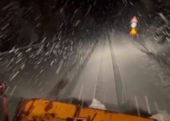 Reshjet e borës përfshijnë juglindjen e Shqipërisë gjatë natës