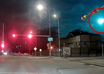 Kamerat kapin pamjet spektakolare: Meteori ndriçon qiellin gjatë natës në pjesë të SHBA-së dhe Kanadasë