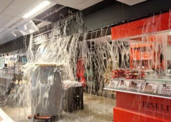 Mijëra të evakuuar në Spanjë për shkak të përmbytjeve, moti i ashpër përfshinë edhe Italinë