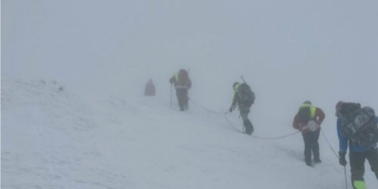 Zhduket meteorologu boshnjak, kërkime masive për ta zhetur – ekipet po luftojnë për të tretën ditë me erën, borën dhe mjegullën