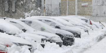 Stuhitë e borës godasin Ballkanin, kaos në trafik dhe ndërprerje të energjisë elektrike