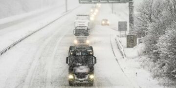 Moti i ashpër dimëror sjell probleme, qindra fluturime anulohen në të gjithë Gjermaninë