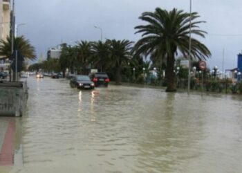 Reshjet e shiut me intensitet të lartë/ Ministria e Mbrojtjes: Një numër i konsiderueshëm banesash janë përmbytur në Durrës