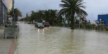 Reshjet e shiut me intensitet të lartë/ Ministria e Mbrojtjes: Një numër i konsiderueshëm banesash janë përmbytur në Durrës
