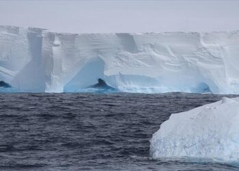 Ajsbergu më i madh në botë mund të përplaset me një ishull në brigjet e Atlantikut