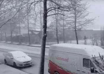 Rikthehen reshjet, disa zona të Shqipërisë zbardhen nga bora