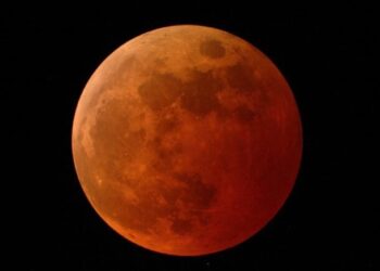 “Hëna e Kuqe”, eklipsi hënor që pritet të duket edhe në Kosovë më sot