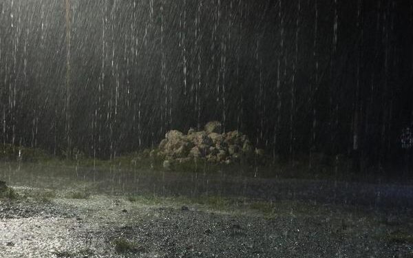 Sonte, (ose herët në mëngjes) një valë reshjesh e rrebeshesh shiu!