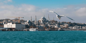 Stambolli goditet nga një tërmet i fortë me magnitudë 6.2