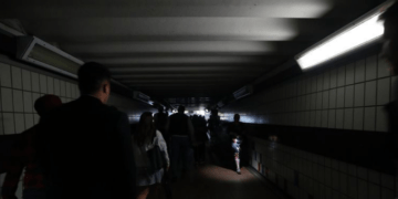 Blackout masiv në Evropë: Spanja dhe Portugalia, Franca dhe Belgjika në errësirë – mbyllen aeroportet e metrotë