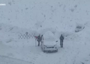 Autoritetet bëjnë thirrje për vigjilencë pas reshjeve të mëdha të borës në jug të Zvicrës
