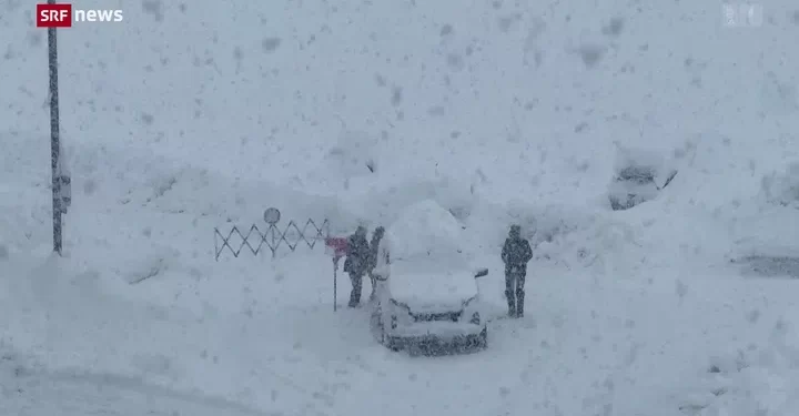 Autoritetet bëjnë thirrje për vigjilencë pas reshjeve të mëdha të borës në jug të Zvicrës