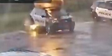 Kamerat e sigurisë regjistrojnë momentin kur rrufeja godet direkt veturën e policisë në SHBA