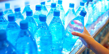 Kujdes! Sa herë duhen rimbushur shishet plastike të ujit?