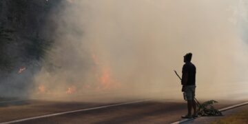 Turistët ikën, nuk ka shtëpi që nuk është dëmtuar – pasojat e zjarrit të madh në Kroaci