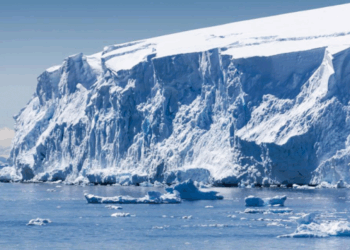 Shkencëtarët paralajmërojnë se gati 40 për qind e akullnajave të botës afër shkatërrimit