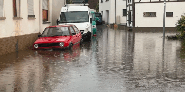 Stuhi të forta dhe përmbytje në Gjermani