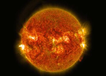 Shikoni polet e Diellit për herë të parë!