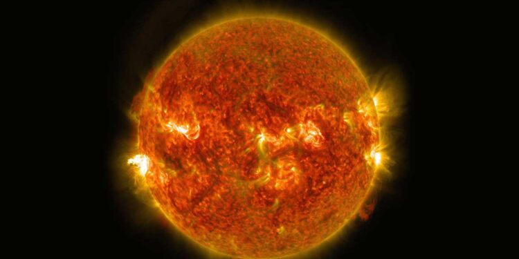 Shikoni polet e Diellit për herë të parë!