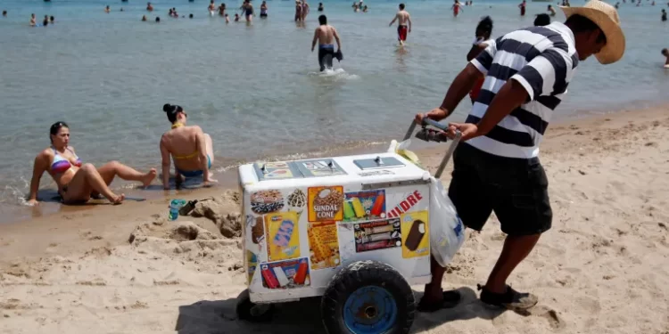 Pse çmimi i akullores do të jetë më i lartë këtë verë dhe çfarë roli luajti moti?