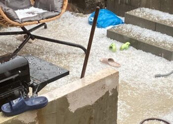 Stuhi të forta në Gjermani, breshër dhe përmbytje – borë në Alpe