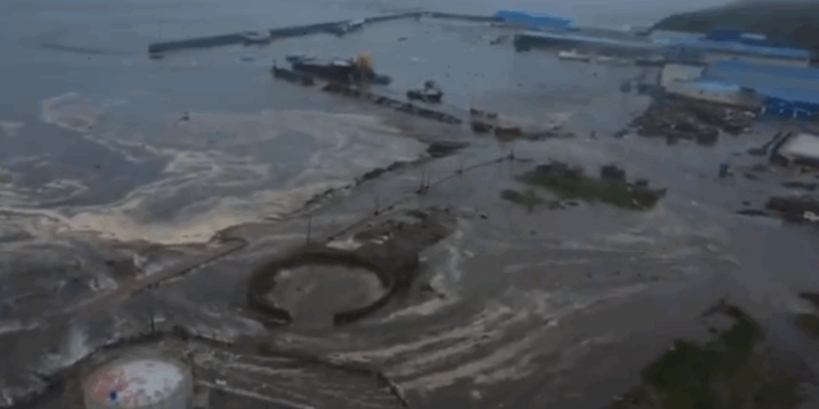 Tërmet i fortë me magnitudë 8.8 ballë në Rusi – lëshohen paralajmërime në të gjithë Paqësorin, alarm për cunami nga Japonia në SHBA