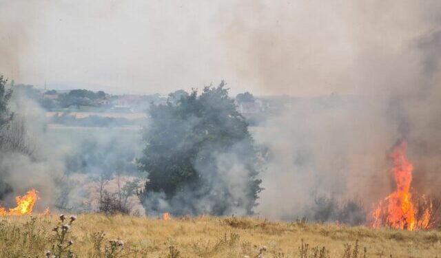 80 vatra zjarri brenda gjashtë orësh në Kosovë!