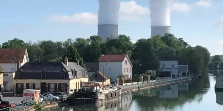 Vala e të nxehtit, Franca dhe Zvicra mbyllin centralet e tyre bërthamore!