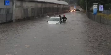 Pas nxehtit ekstrem nisin përmbytjet, veriu i Italisë nën ujë – shtyhen shumë fluturime