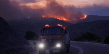 Viktima dhe flakë, zjarret shpërthejnë në gjithë Evropën Jugore