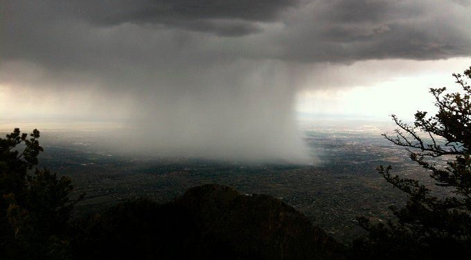 “Bombat e shiut” nesër në Shqipëri! Meteorologu grek Arnaoutoglou paralajmëroj për stuhi të forta, zonat që rrezikojnë më tepër|