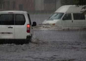 Skena dramatike nga New Yorku, rrugët nën ujë nga përmbytjet – ka viktima