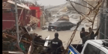 Pamje: Çfarë shkatërrimesh la pas uragani i fuqishëm në Xhamajka