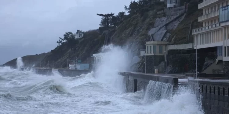 Francë, stuhia Benjamin lë pa energji elektrike mbi 100 mijë familje