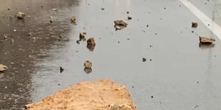 Moti i ashpër, Policia rrit prezencën në rrugë, apel qytetarëve për kujdes: Shmangni lëvizjet