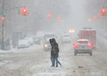 Stuhia dimërore, anulohen mijëra fluturime në SHBA