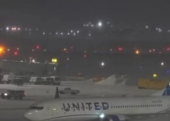 Një avion privat me 8 persona në bord rrëzohet në aeroportin e Maineit mes stuhisë së borës në SHBA