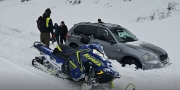 Shpëtohet familja kosovare që mbeti e bllokuat në zonën neutrale të kufirit me Malin e Zi