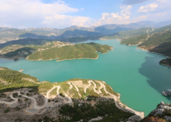 Zbulimi i jashtëzakonshëm arkeologjik, një mrekulli natyrore shumë pranë Tiranës
