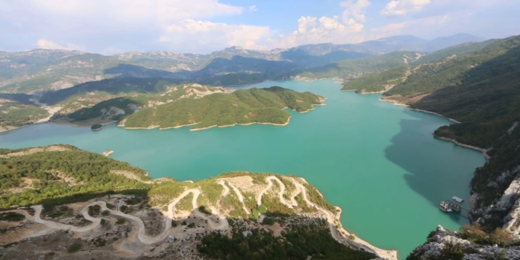 Zbulimi i jashtëzakonshëm arkeologjik, një mrekulli natyrore shumë pranë Tiranës