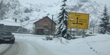 Bora bllokon pikën kufitare Kullë-Rozhajë