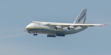Një nga aeroplanët më të mëdhenj transportues në botë ka ateruar sot në Aeroportin e Prishtinës