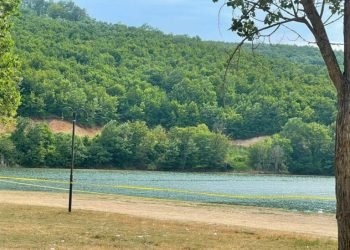 Pamje nga liqeni i Batllavës, një person hyri në ujë dhe nuk u pa më – angazhohet edhe FSK