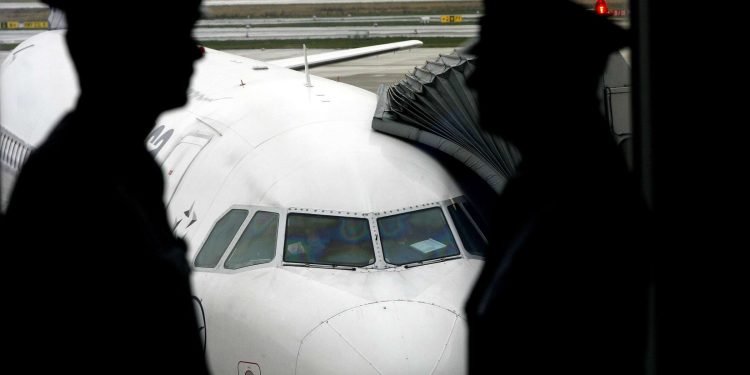 Pasagjeri godet me shuplakë stjuardesën në fluturimin nga Turqia për në Gjermani