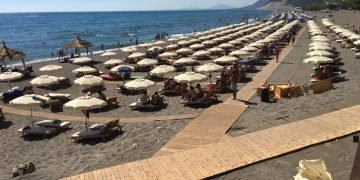 Publikohen çmimet e shezlloneve në Shëngjin, Bashkia e Lezhës: Denonconi abuzuesit