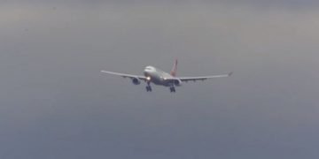 Aeroplani nga Gjeneva vonon aterimin në Prishtinë, shkak moti